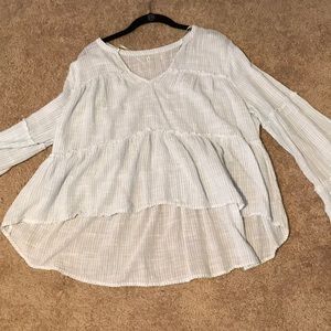 Boutique flowing top .